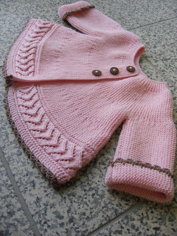 manteau-bébé-fille-fait-à-la-main-tricot-rose