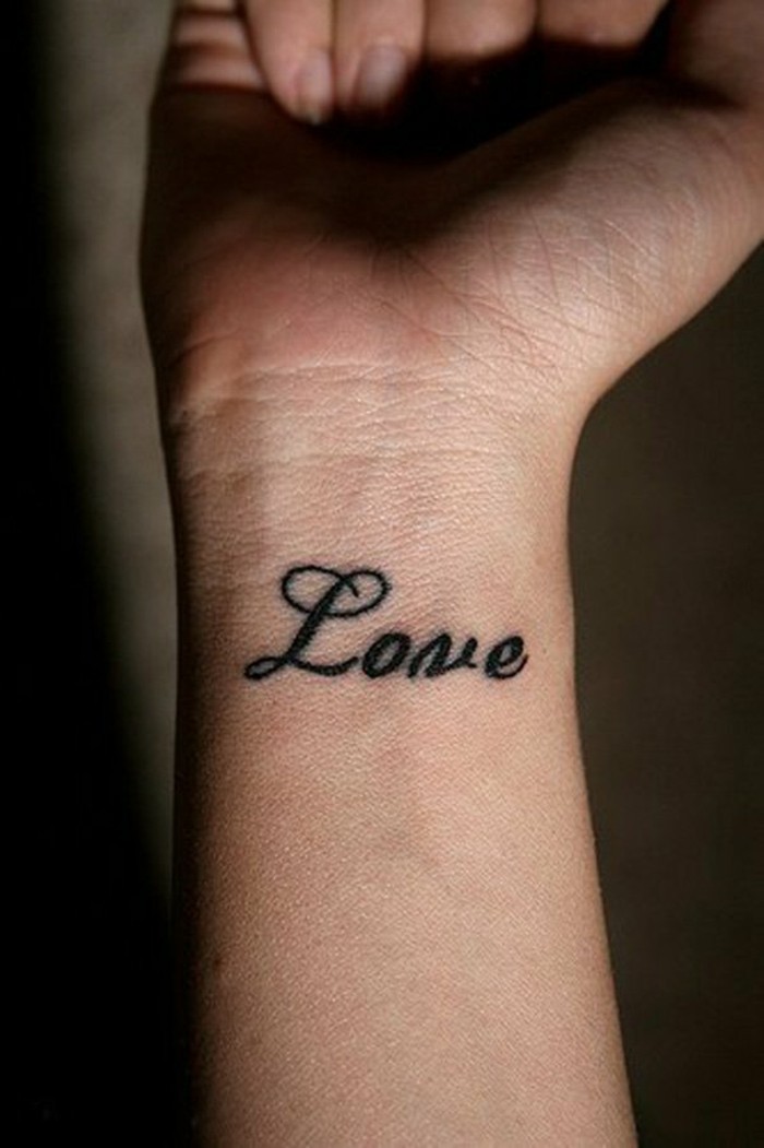mignon-tatouage-chiffre-romain-poignet-tatouage-oiseaux-poignet-amour