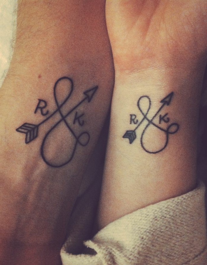 modele-tatouage-tatouage-prenom-tatouage-carpe-diem-couple