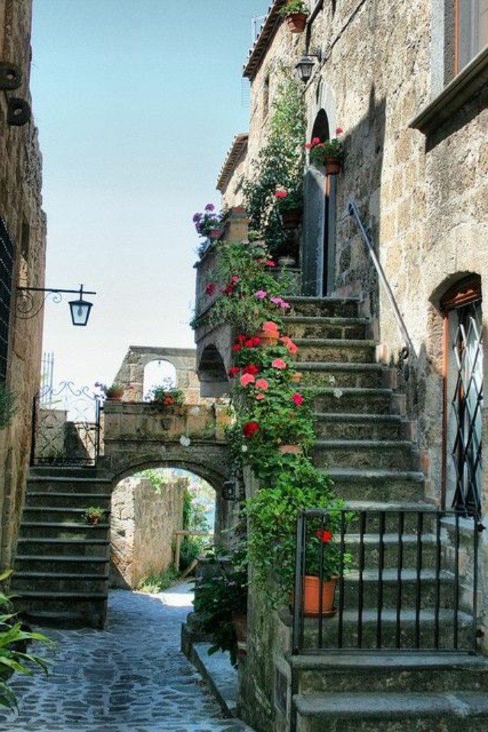 montisi-toscane-séjour-en-toscane-les-rues-italiennes-les-vue-italiennes-visiter-italie