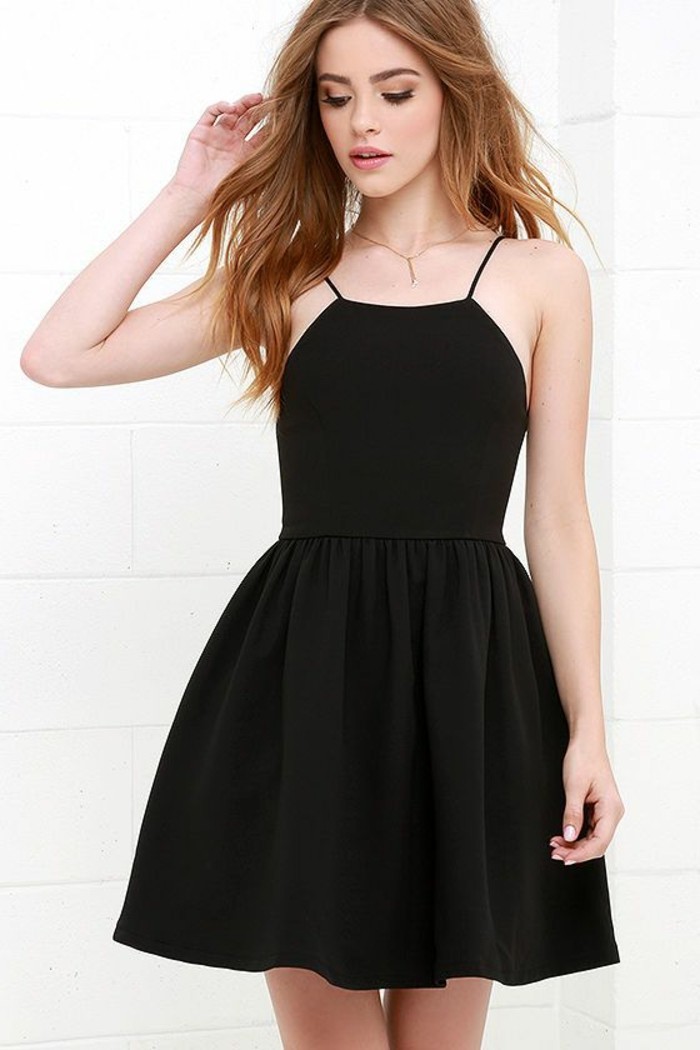 petite-robe-noire-chic-admirable-idée-tenue-jolie-beauté