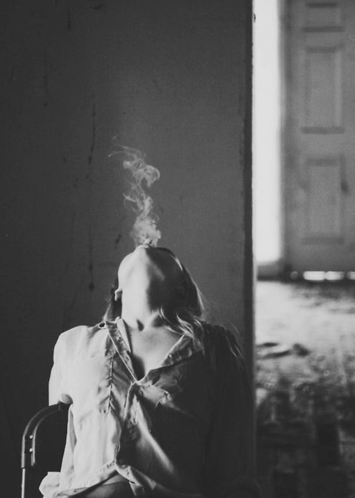 photos-artistiques-poster-noir-et-blanc-reproduction-fumeure