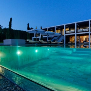 La piscine à débordement - belles piscines de luxe