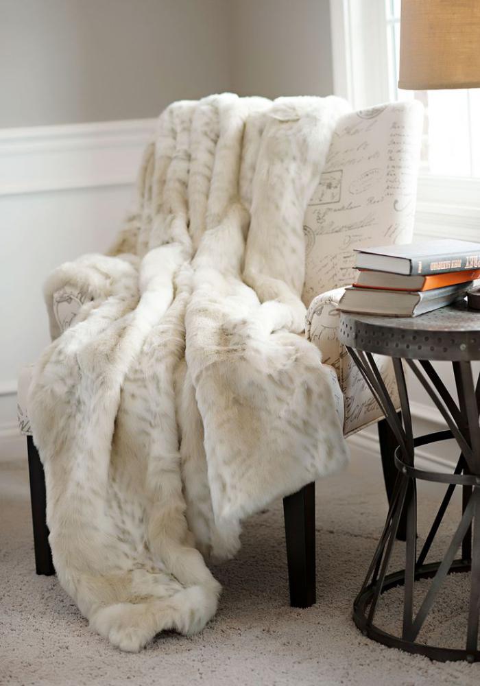 plaid-fausse-fourrure-blanc-jolie-couverture-de-lit