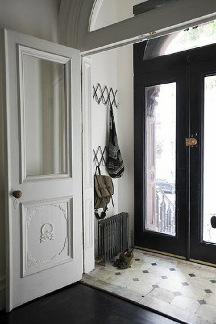 porte-d-entrée-design-porte-zilten-en-bois-blanc-entree-moderne-dans-la-maison-moderne-porte-d-entréе-design