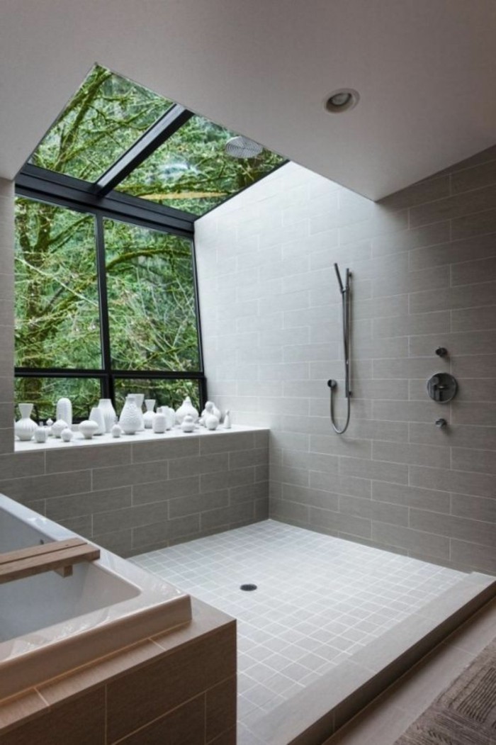 salle-de-bain-sous-combles-aménagement-salle-de-bain-sous-pent-carrelage-gris