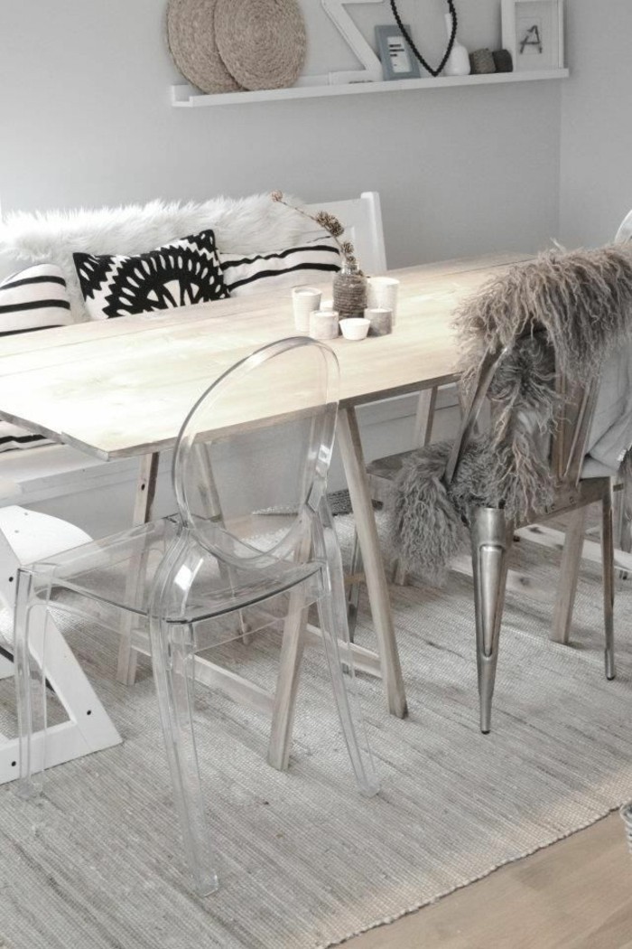 salle-de-sejour-avec-chaises-plexiglass-chaise-transparente-chaises-plexiglass-chaise-transparente-conforama