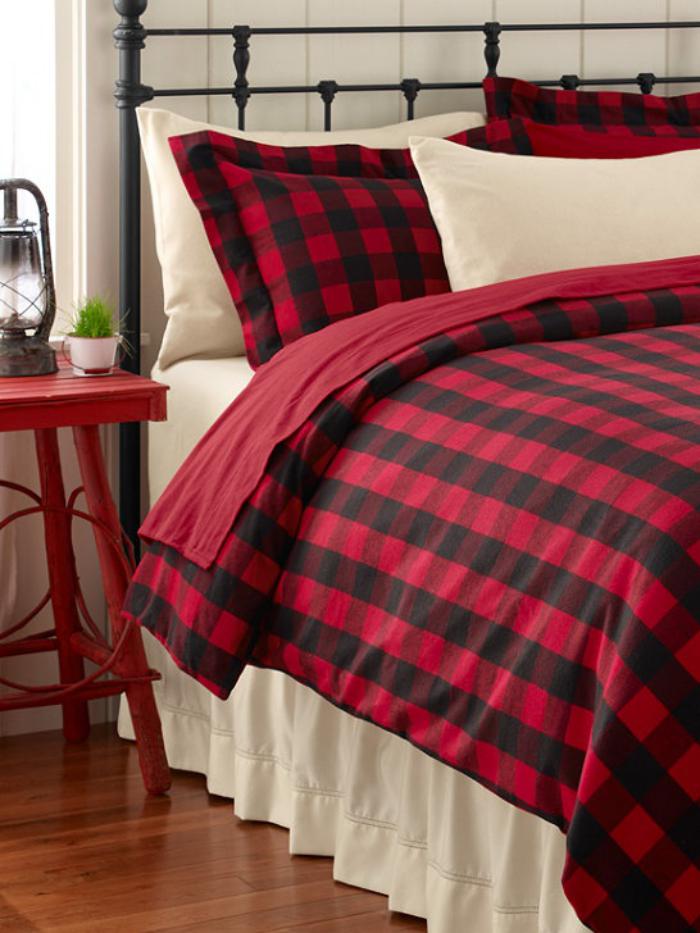 tissi-écossais-carrés-écossais-en-rouge-et-noir-chambre-à-coucher-style-cottage