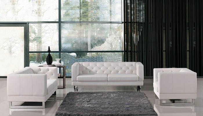 0-canapé-design-italien-meubles-en-cuir-blanc-tapis-gris-salon-idee-fanetre-grande-fenetre-pour-le-salon