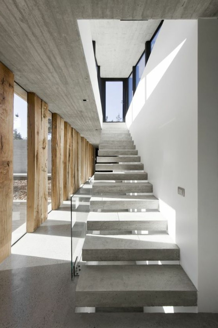 0-interieur-chic-beton-decoratif-plan-de-travail-béton-cire-escalier-en-beton-gris