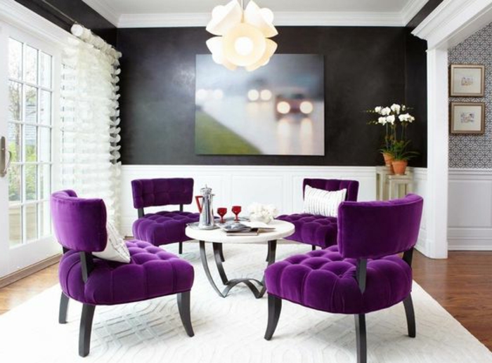 0-joli-salon-chaises-prune-couleur-comment-associer-prune-couleur-blanc-et-gris-salon-avec-nuancier-violet