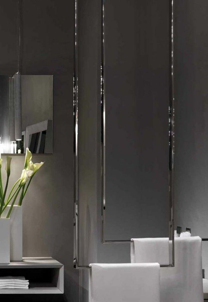 0-portes-serviettes-design-moderne-et-chic-murs-gris-dans-la-salle-de-bain-grise
