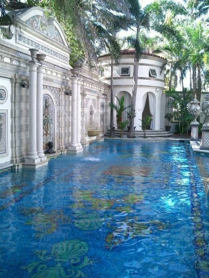 0-versace-maison-miami-maison-à-vendre-à-miami-piscine-exterieur-jardin-avec-piscine