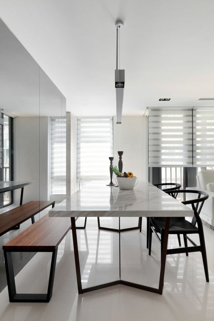 00-table-de-salle-à-manger-design-en-marbre-blanc-et-fer-chaises-de-tables-noires