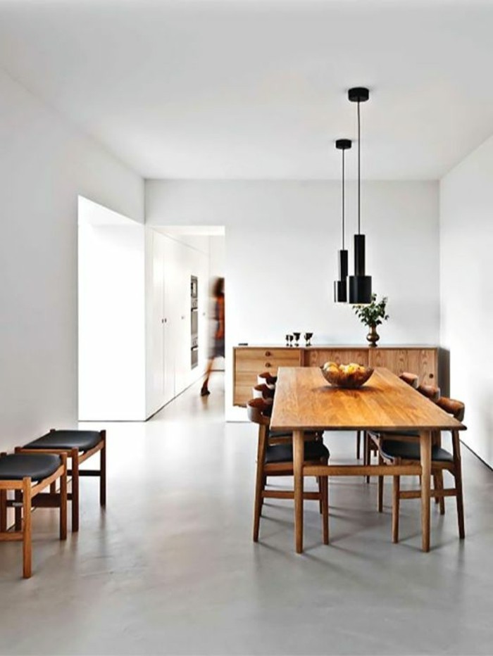 1-salle-de-sejour-blanc-gris-table-en-bois-clair-murs-blancs-plan-de-travail-béton-ciré-béton-décoratif