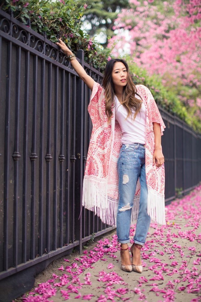 Belle-idée-tenue-de-jour-veste-kimono-style-bohème-chic-cool-fleurie-printemps