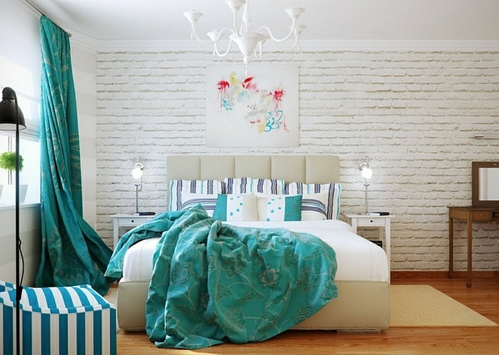 Déco-de-votre-chambre-à-coucher-couleurs-chaudes-idée-à-aménager-bien-bleu-et-blanc