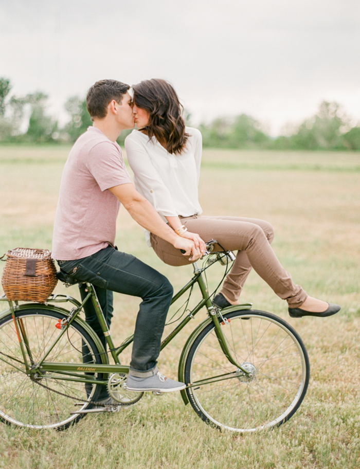 Image-retro-vélo-vintage-jolie-photographie-bicyclette-belle-couple