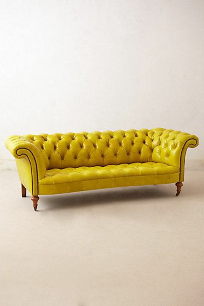 canapé-chesterfield-pas-cher-jaune-cuir-capitonne-nos-idees-pour-vos-meubles-de-salon