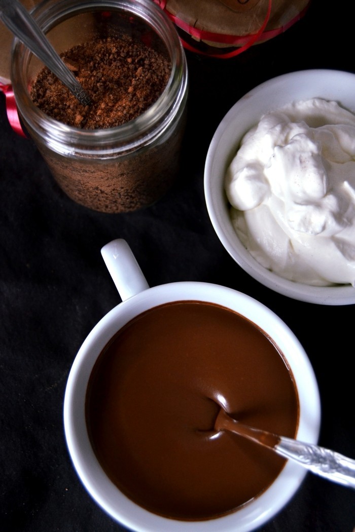 chaud-chocolat-chaud-chocolat-blanc-mousse-au-chocolat-chaude-les-additions