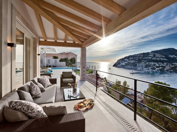 déco-voir-design-extérieur-décorer-sa-terrasse-aménager-un-petit-balcon-balcons-fleuris