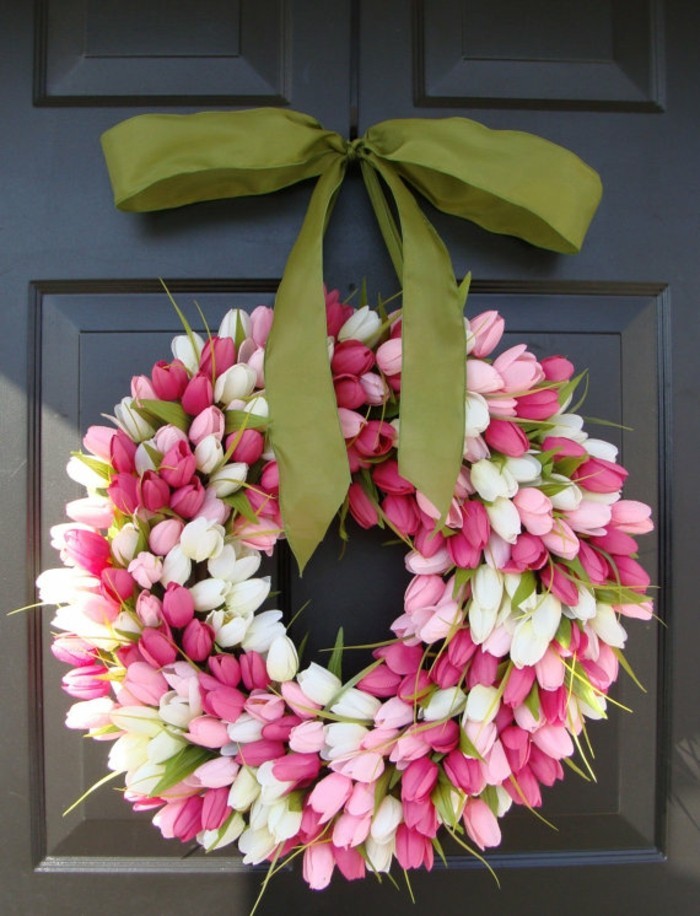 fleurs-pour-la-porte-image-de-pâques-decoration-paques-faire-des-oeufs-de-paques