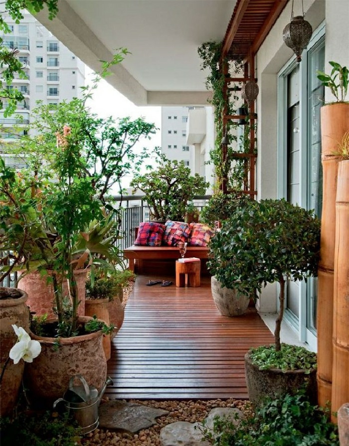 idée-déco-terrasse-balcon-jardin-mobilier-pour-balcon-ambiance-allure-beauté-bois-sol