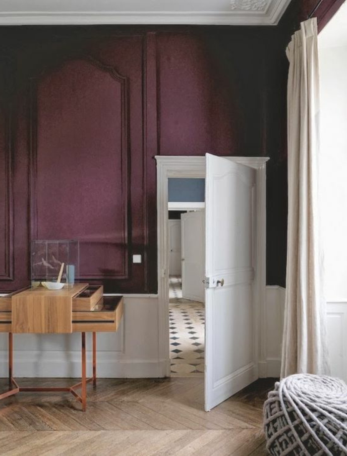 interieur-retro-chic-avec-murs-nuancier-violet-interieur-couleur-prune-d-interieur-murs-chic
