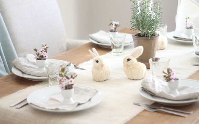 oeufs-de-pâques-décoration-de-pâques-decoration-pour-paques-lapins-blanches