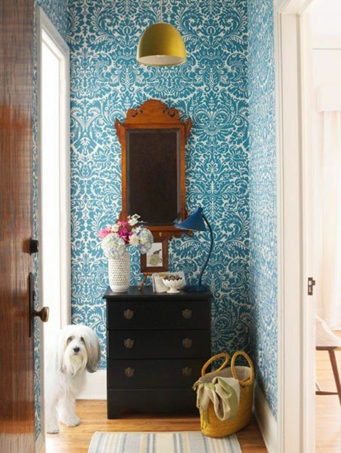 papier-peint-pour-coloir-de-couleur-bleu-foncé-couloir-moderne-interieur