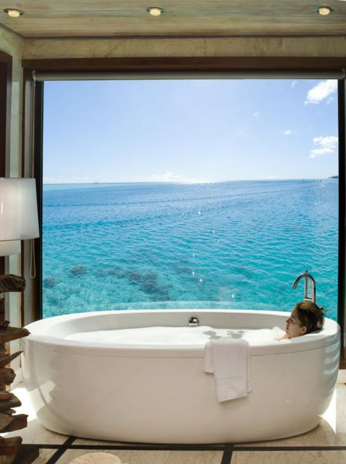 polynésie-française-voyage-baignoire-avec-une-vue