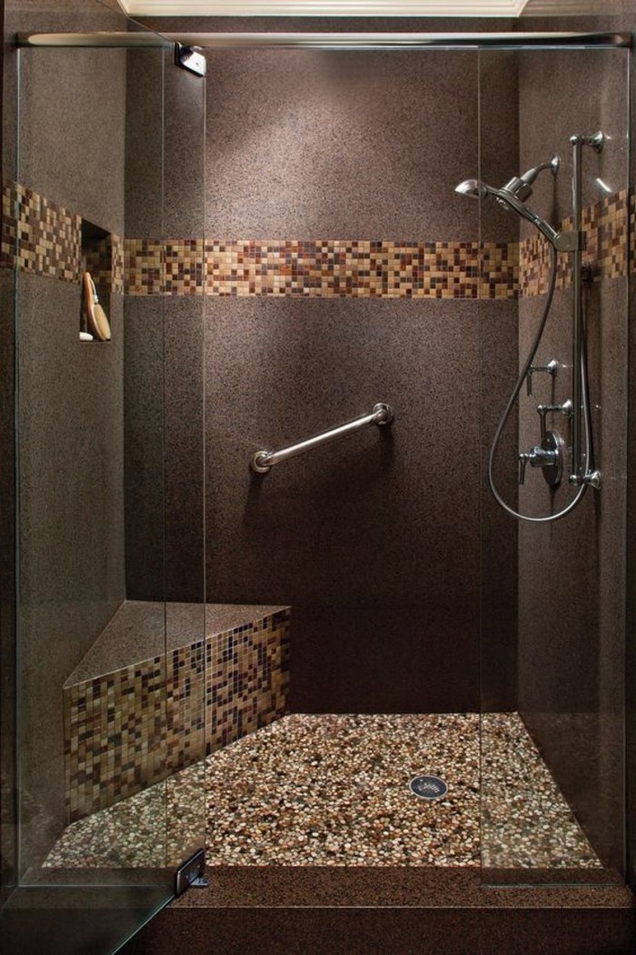 salle-de-bain-marron-foncé-carreaux-mosaique-mosaique-salle-de-bain-marron-foncé