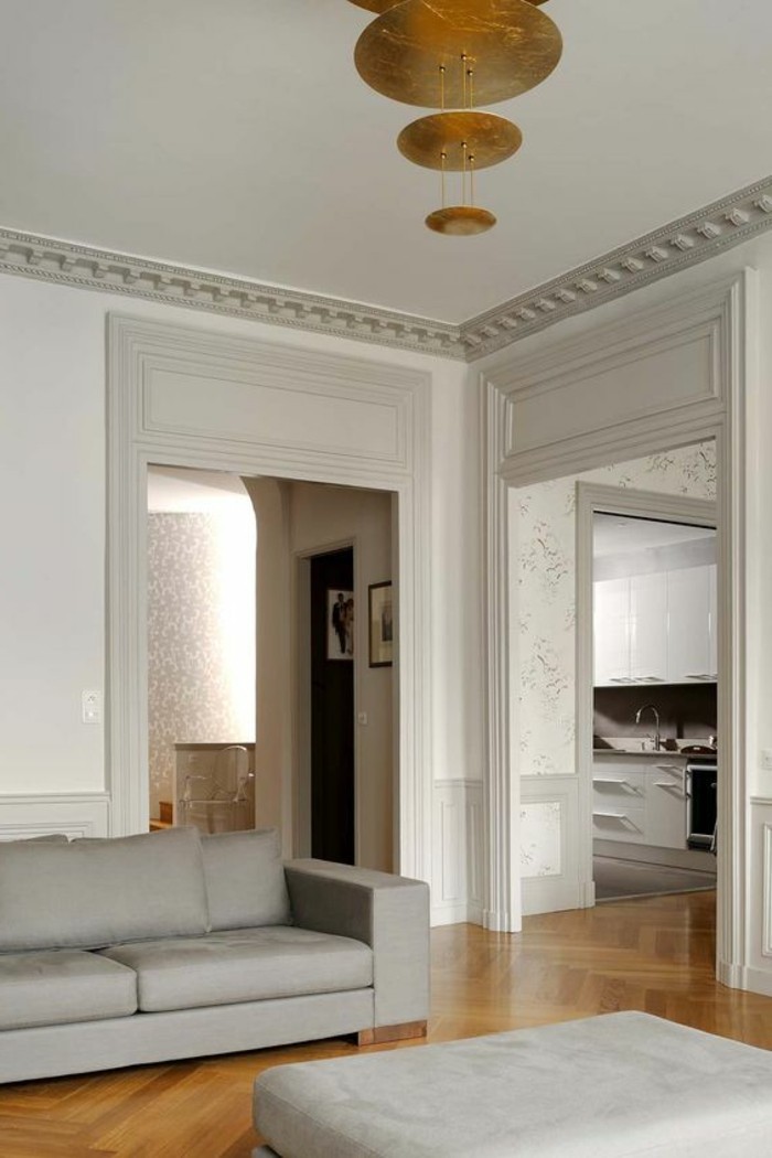 salon-chic-couleur-complémentaire-du-beige-couleur-peinture-salonparquet-clair-meubles-gris-plafond-blanc