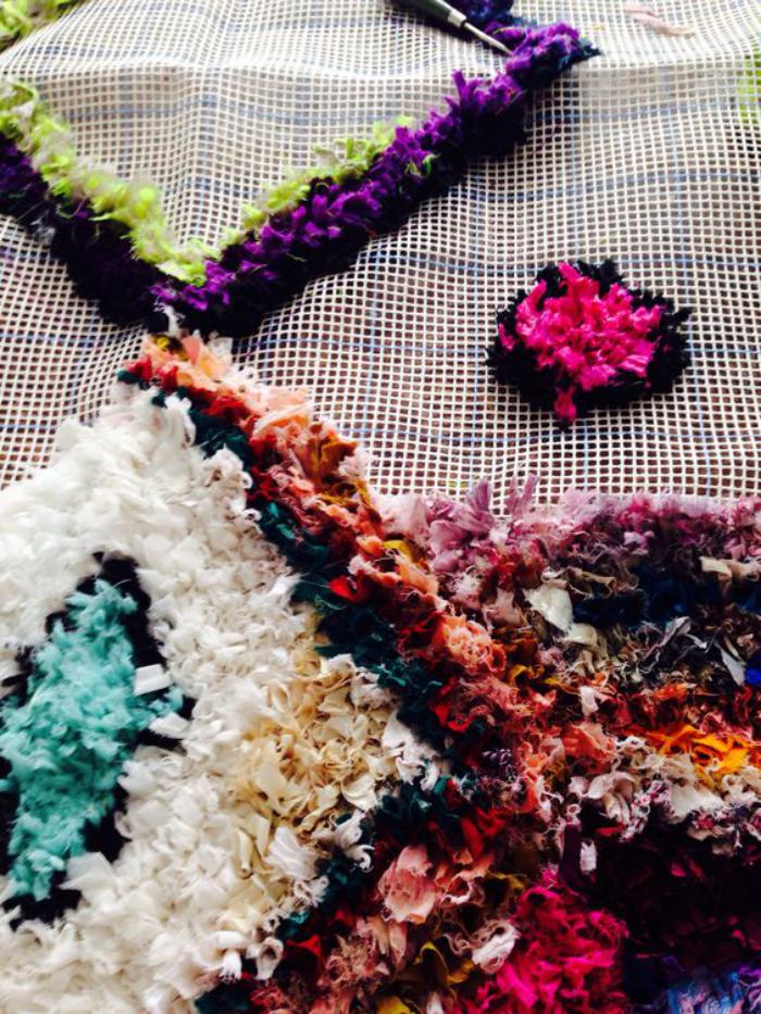 tapis-marocain-comment-créer-un-tapis-de-tissus-récupérés
