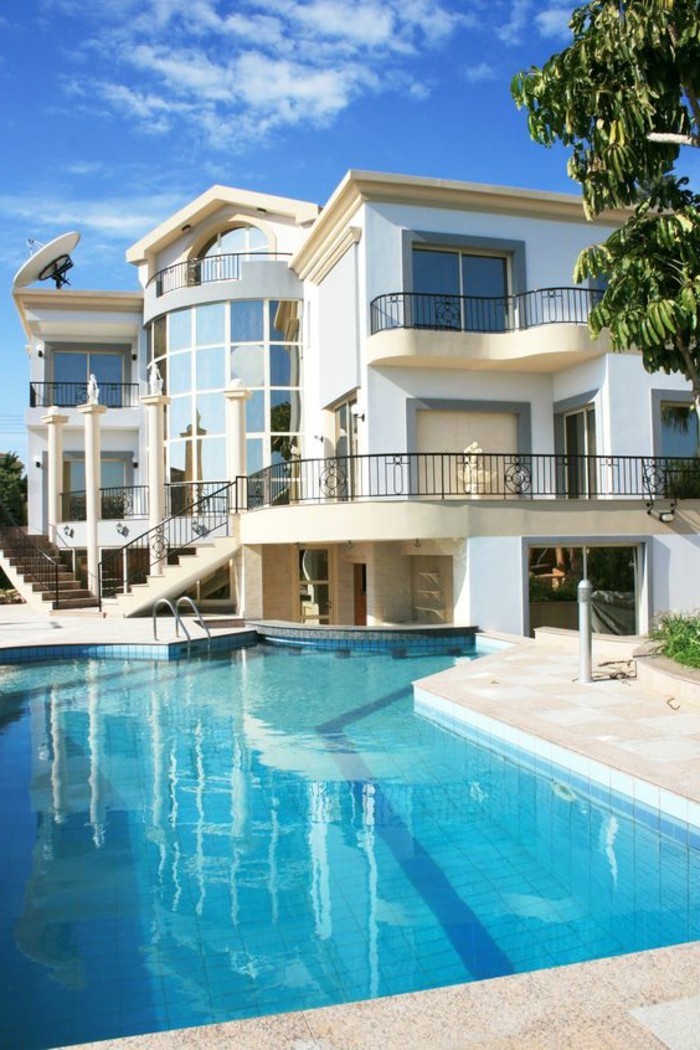 villa-miami-a-vendre-piscine-d-exterieur-maison-de-luxe-a-miami-piscine-d-exterieur