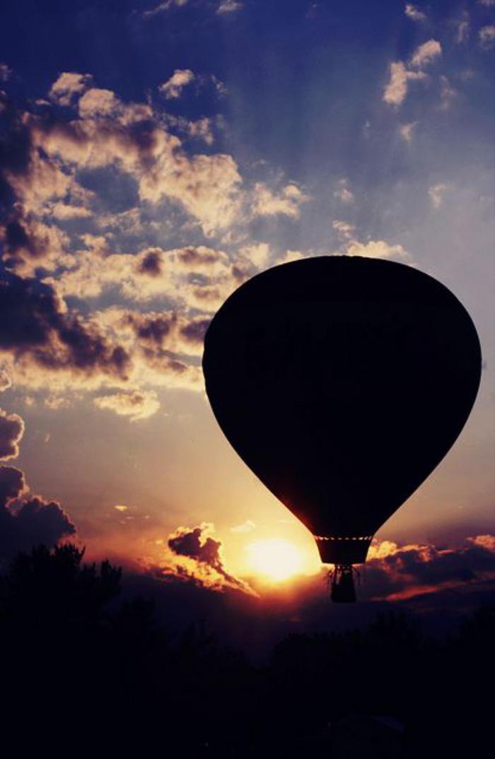 vol-en-montgolfière-paysages-inédits-vus-depuis-un-ballon-volant