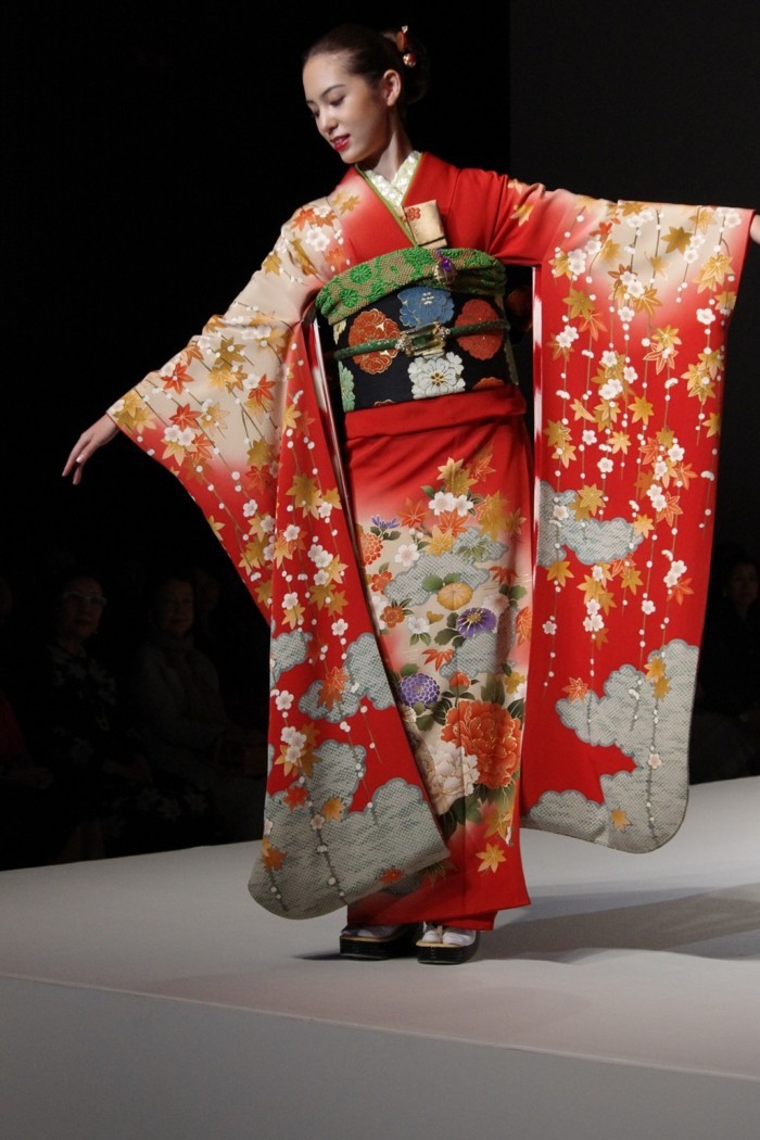 vrai-kimono-traditionnel-japonais-vetement-occasion-special-festive-kimono-japonais