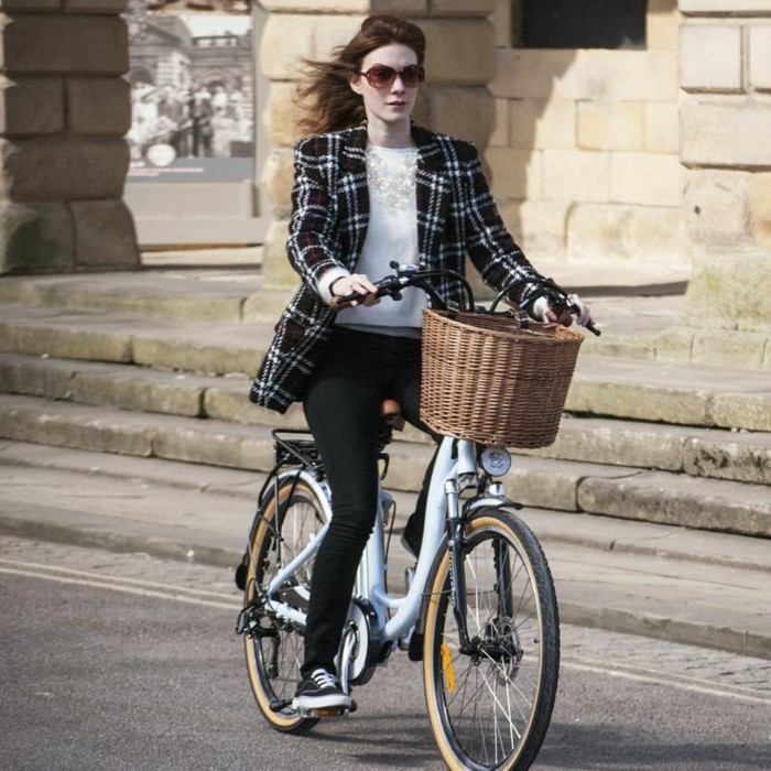 vélos-vintage-le-vintage-vélo-que-vous-allez-aimer-nostalgie-femme-stylée