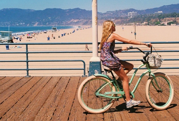 été-sur-le-plage-Image-retro-vélo-vintage-jolie-photographie-bicyclette