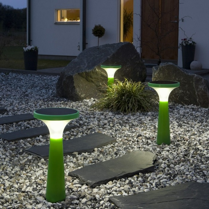 Lampe-solaire-jardin-eclairage-exterieur-eclairage-exterieur-solaire
