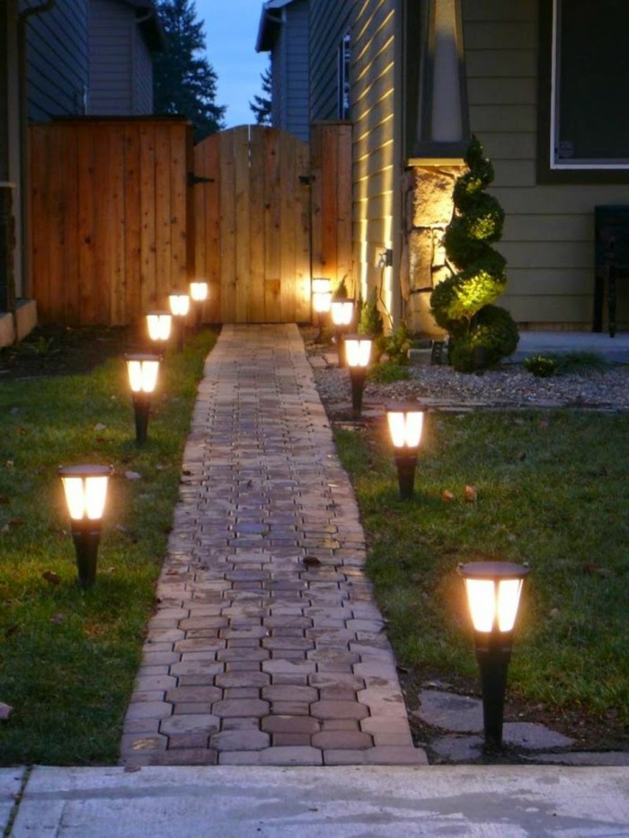Lampe-solaire-jardin-eclairage-exterieur-luminaire-castorama