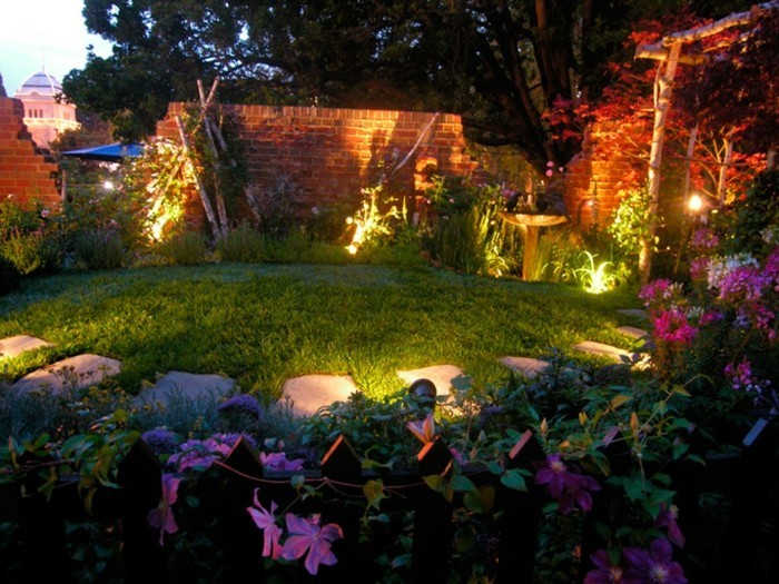 Lampe-solaire-jardin-luminaire-exterieur-luminaires-castorama
