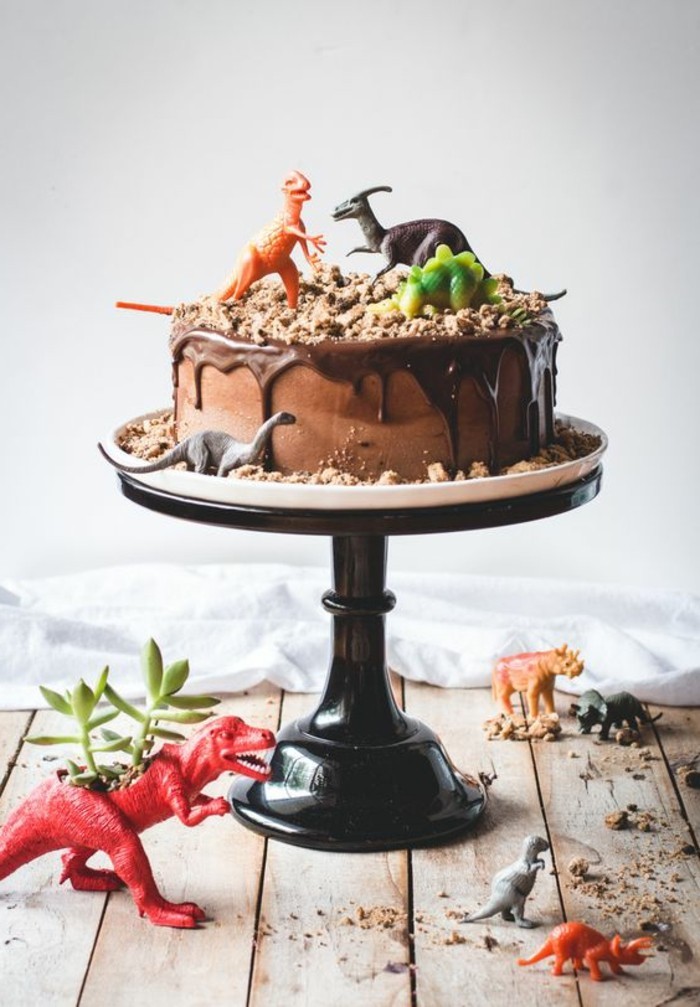belle-image-de-gâteau-d'anniversaire-gateau-personnalisé-dinosaure
