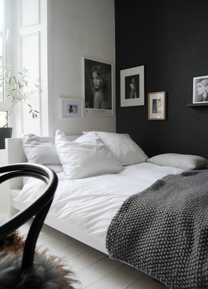 chambre-a-coucher-mur-blanc-et-noir-peindre-une-pièce-en-deux-couleurs-lit