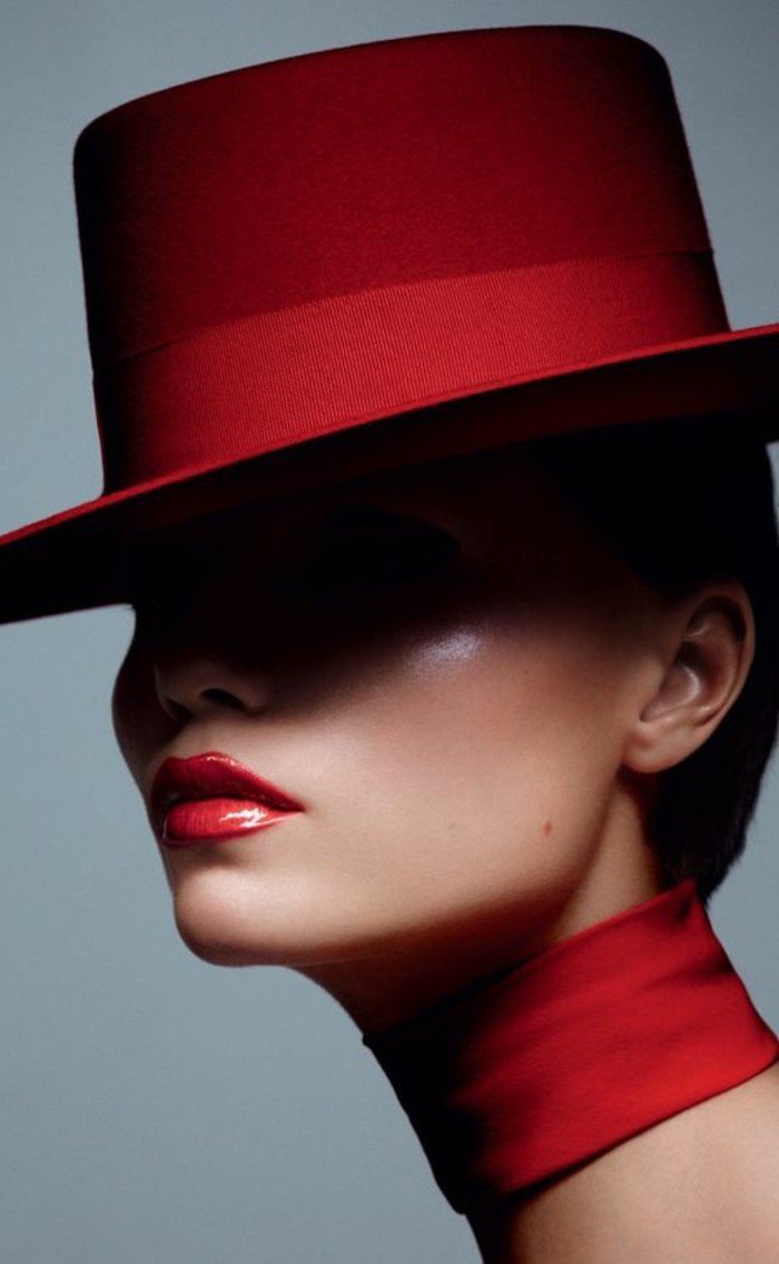 chapeau-rouge-cool-idée-comment-accessoiriser-vos-tenues-mistique