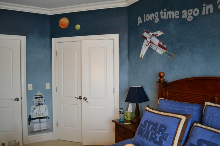 cool-decoration-star-wars-chez-soi-chambre-a-coucher-en-bleu