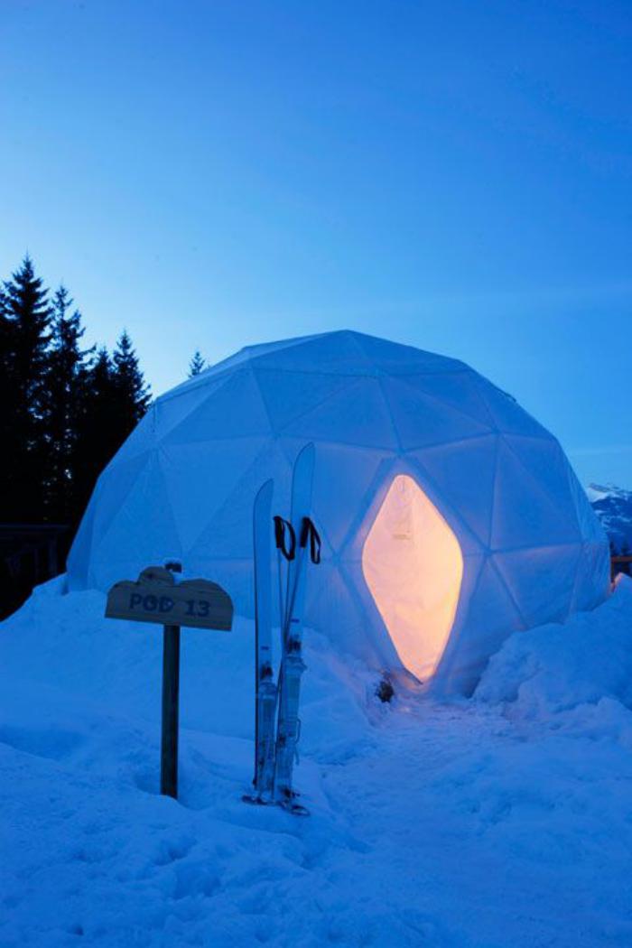 si vous voulez des vacances insolites vous propose de dormir en igloo