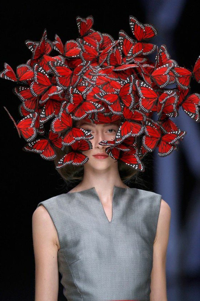 excellente-chapeau-rouge-cool-idée-comment-accessoiriser-vos-tenues-papillones
