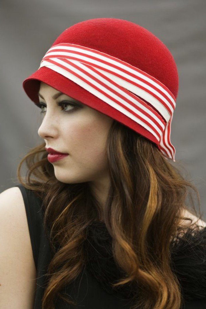 grand-chapeau-femme-idée-les-accessoires-à-porter-cool-idée-modele