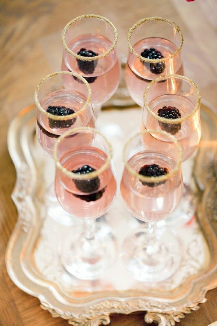 idée-diy-verres-champagne-flute-champagne-personnalisé-berries